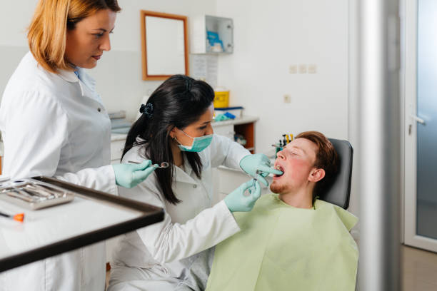 Best Emergency Tooth Extraction in Captains Cove, VA